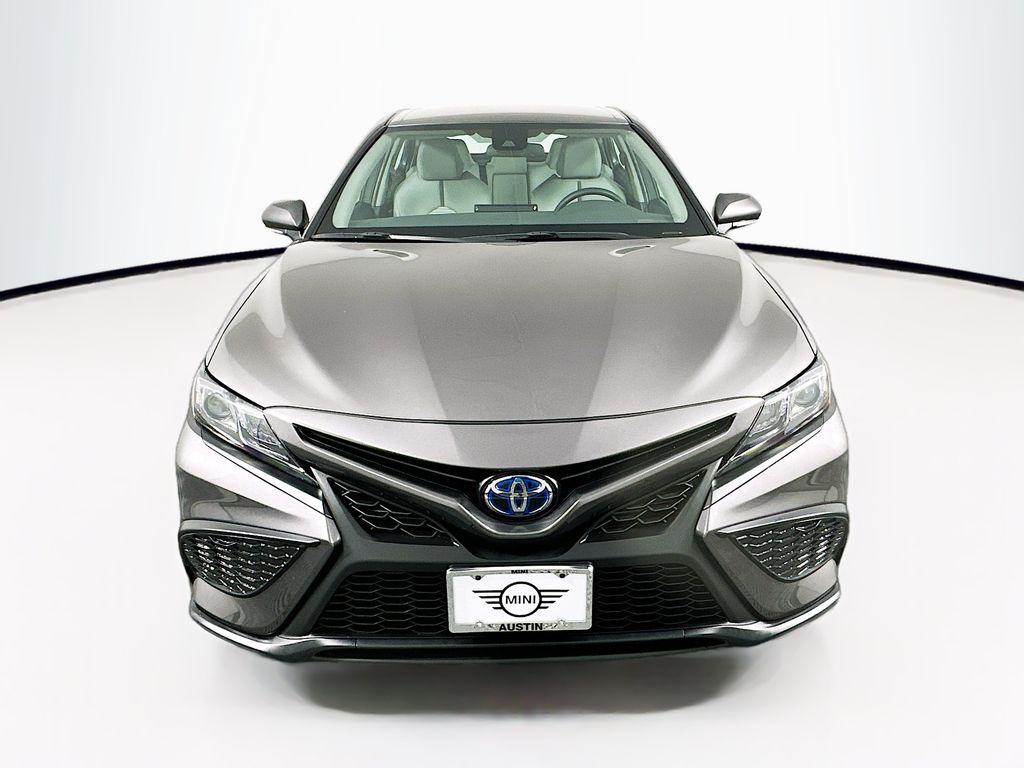 2023 Toyota Camry SE 2