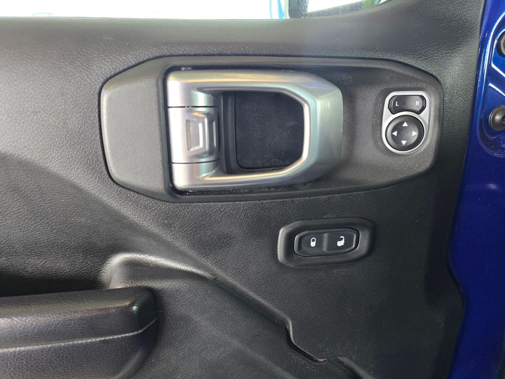 Thumbnail: 2019 Jeep Wrangler - 11