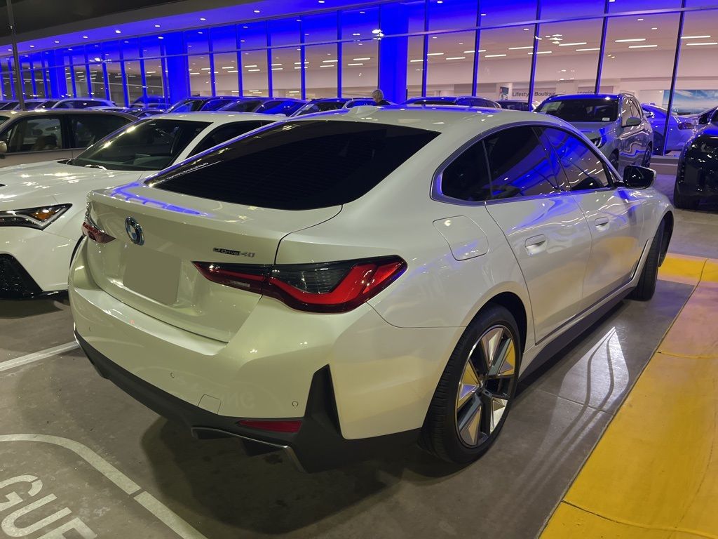Thumbnail: 2025 BMW i4 - 6
