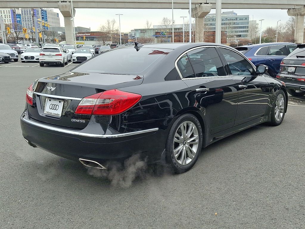 Thumbnail: 2012 Hyundai Genesis - 4