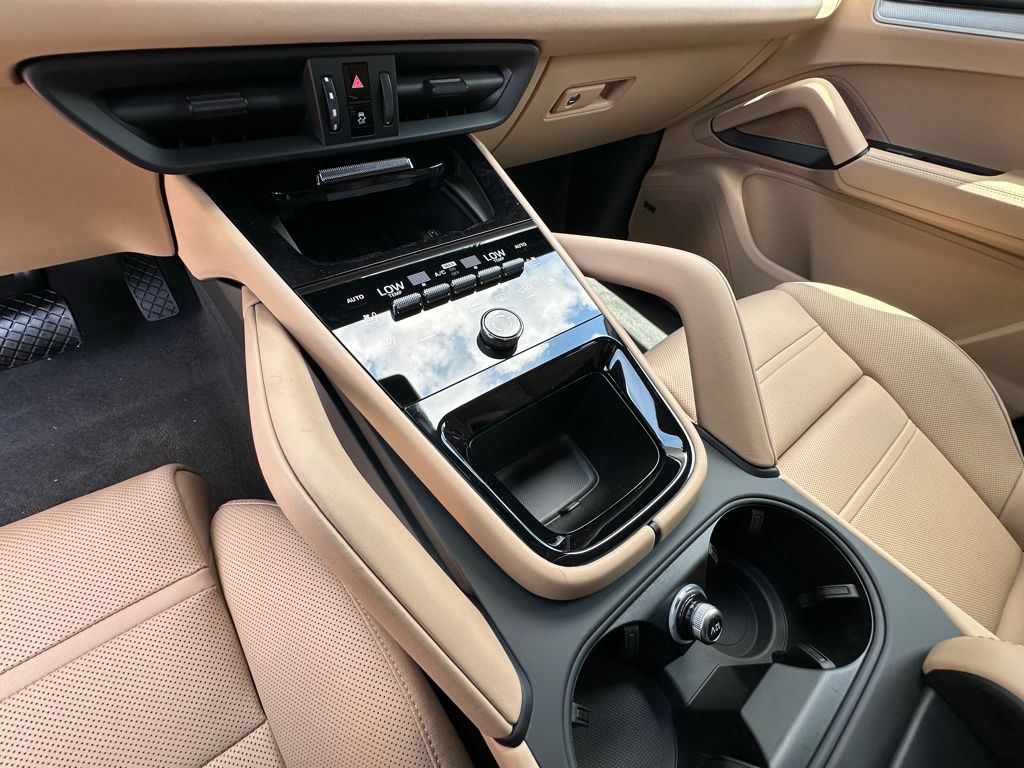 Thumbnail: 2026 Porsche Cayenne - 29