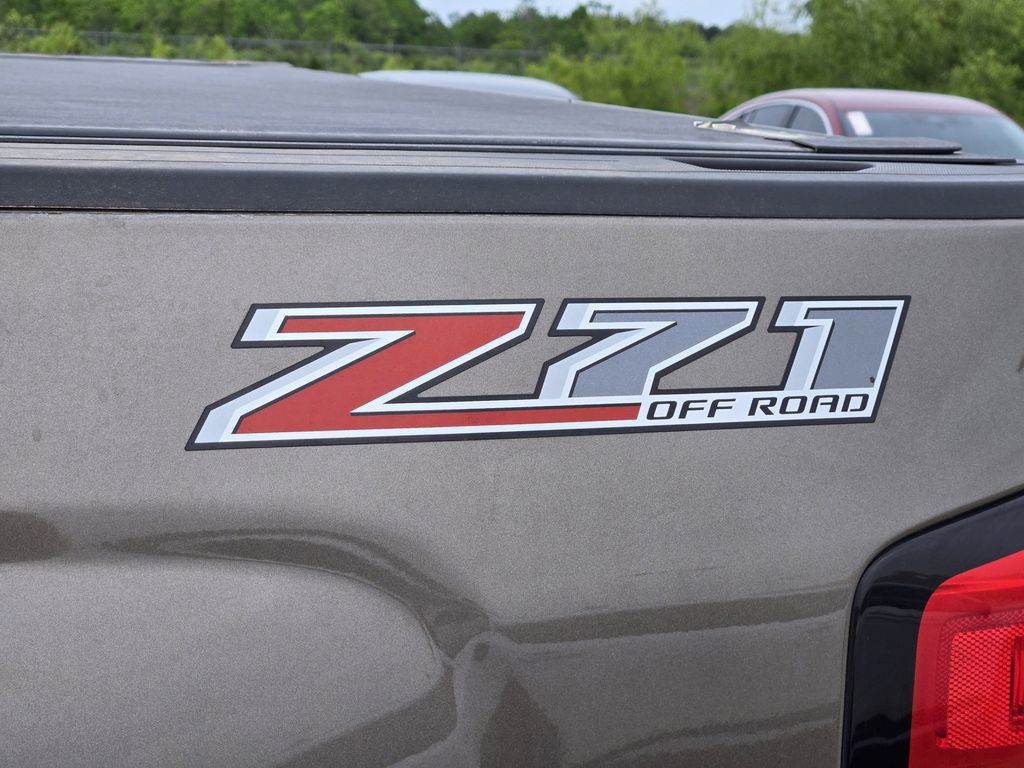 2015 Chevrolet Silverado 2500HD LT - 9