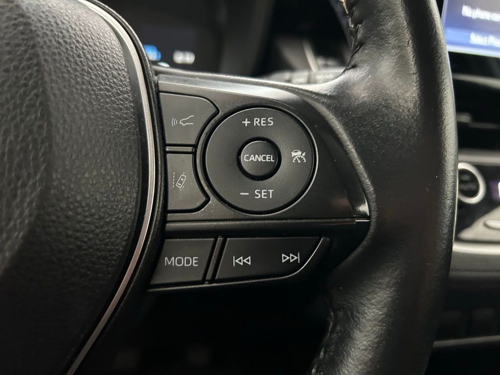 Thumbnail: 2022 Toyota Corolla Cross - 18