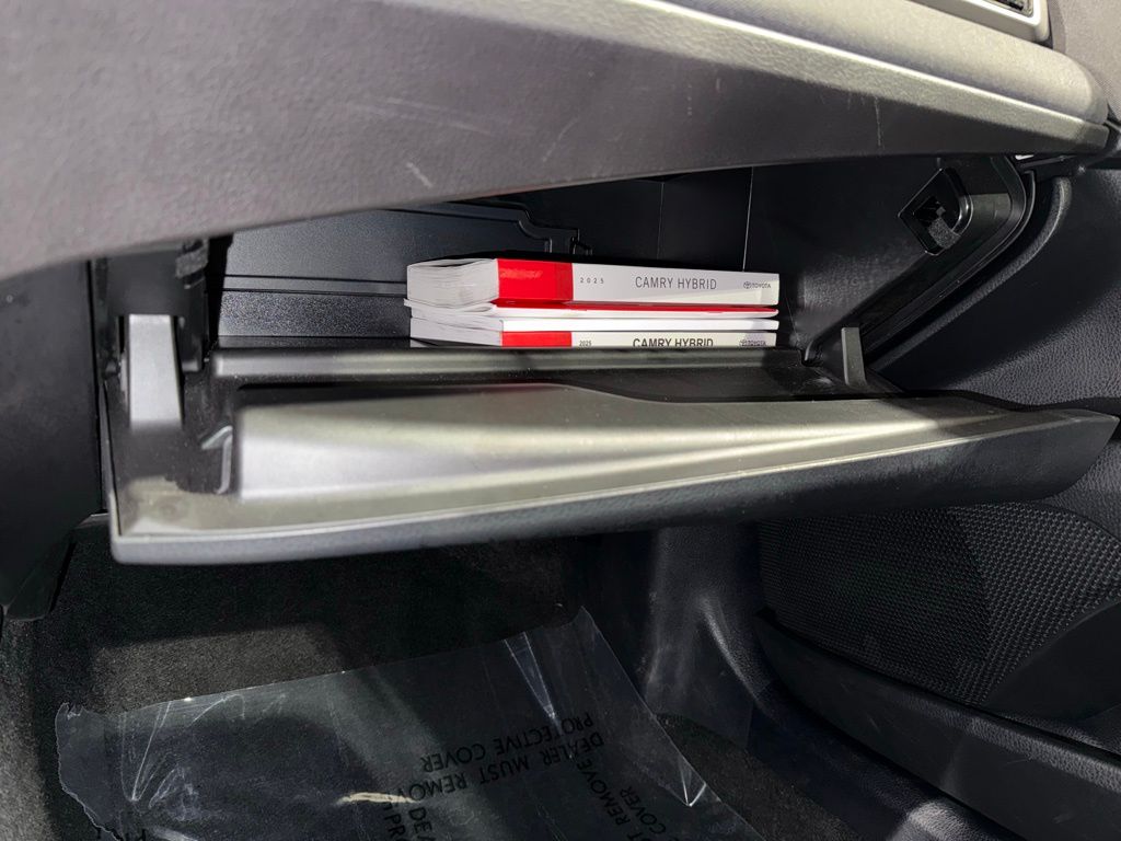 Thumbnail: 2025 Toyota Camry - 27