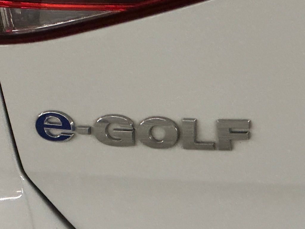 2016 Volkswagen e-Golf SE 30