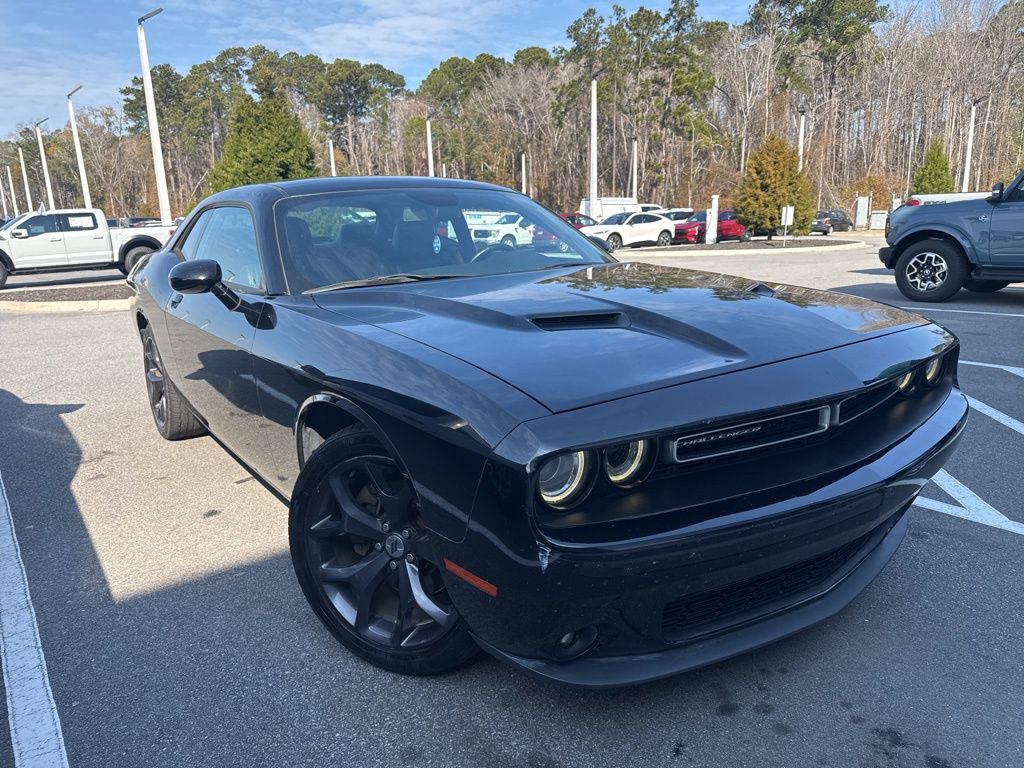 2017 Dodge Challenger SXT RWD