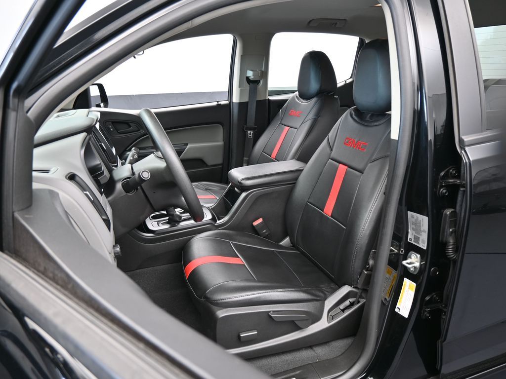 Used 2021 Onyx Black GMC Elevation Standard image 10