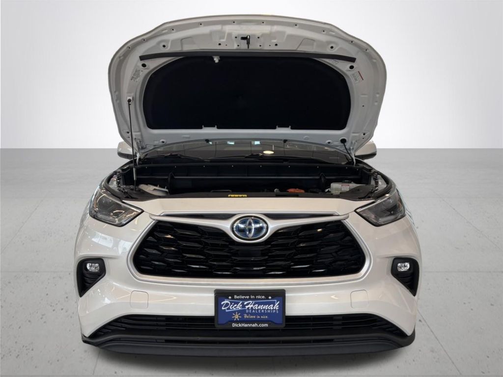 2021 Toyota Highlander Hybrid LE