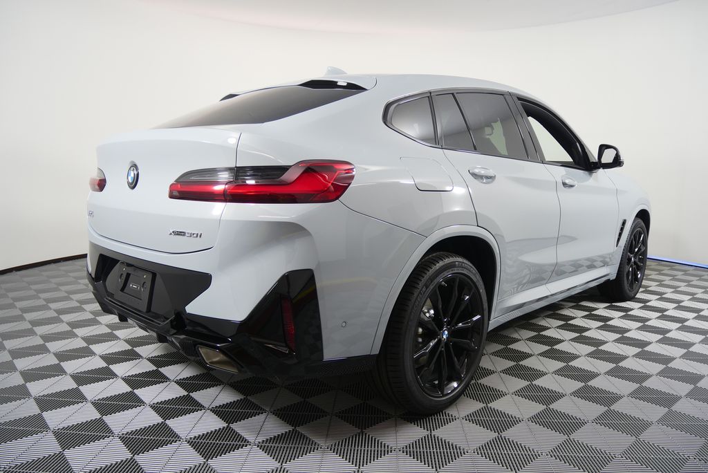 Thumbnail: 2025 BMW X4 - 3