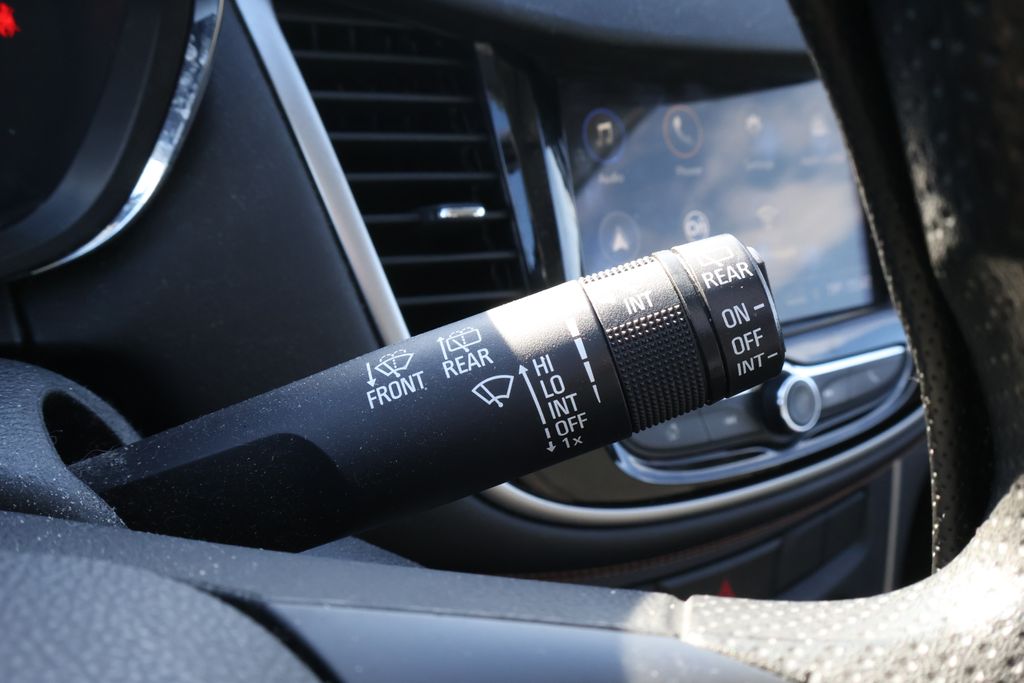 Thumbnail: 2018 Chevrolet Trax - 28