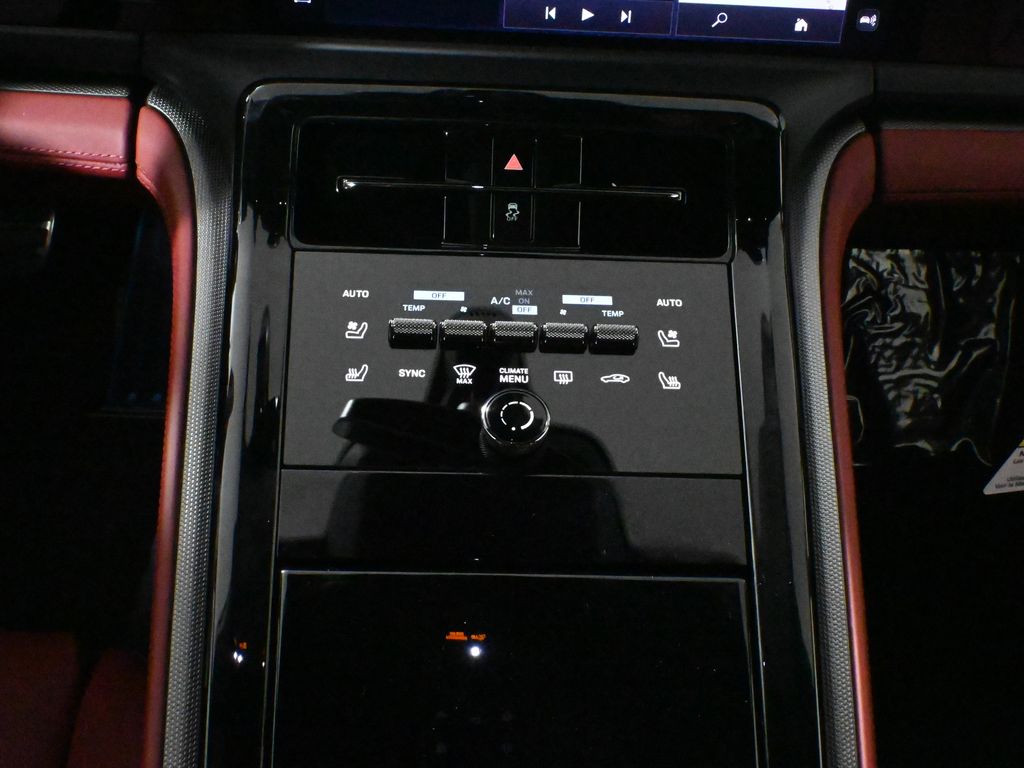 Thumbnail: 2026 Porsche Panamera - 24