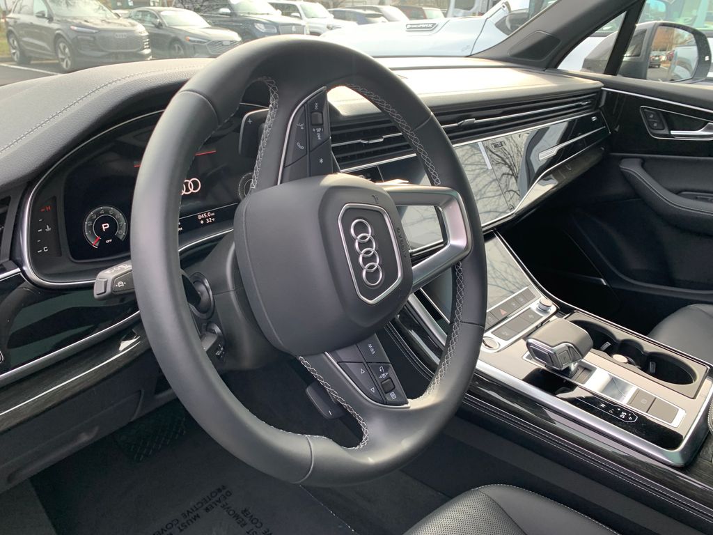 Thumbnail: 2025 Audi Q7 - 8