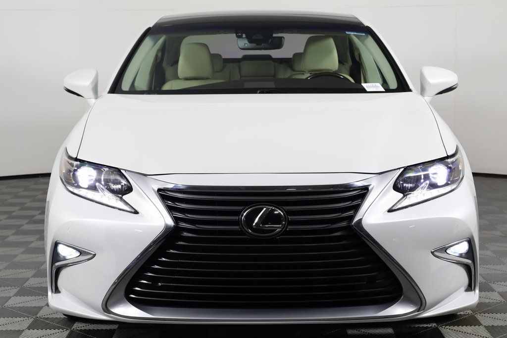 Thumbnail: 2017 Lexus ES - 2