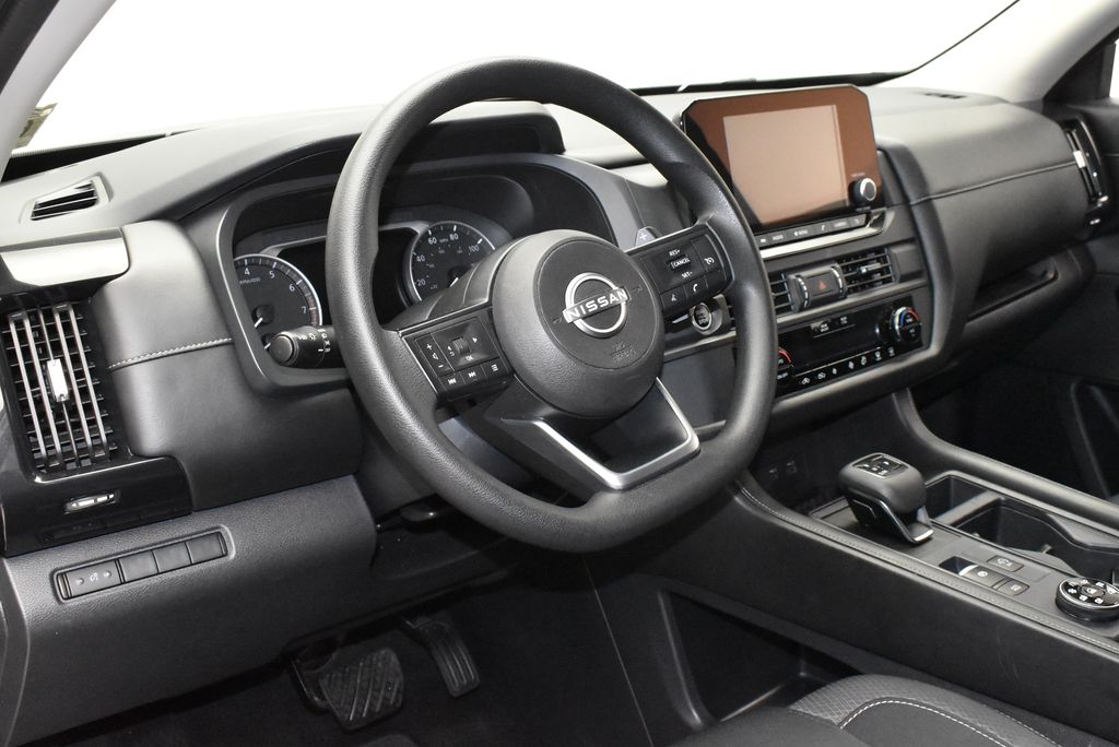 Thumbnail: 2024 Nissan Pathfinder - 13