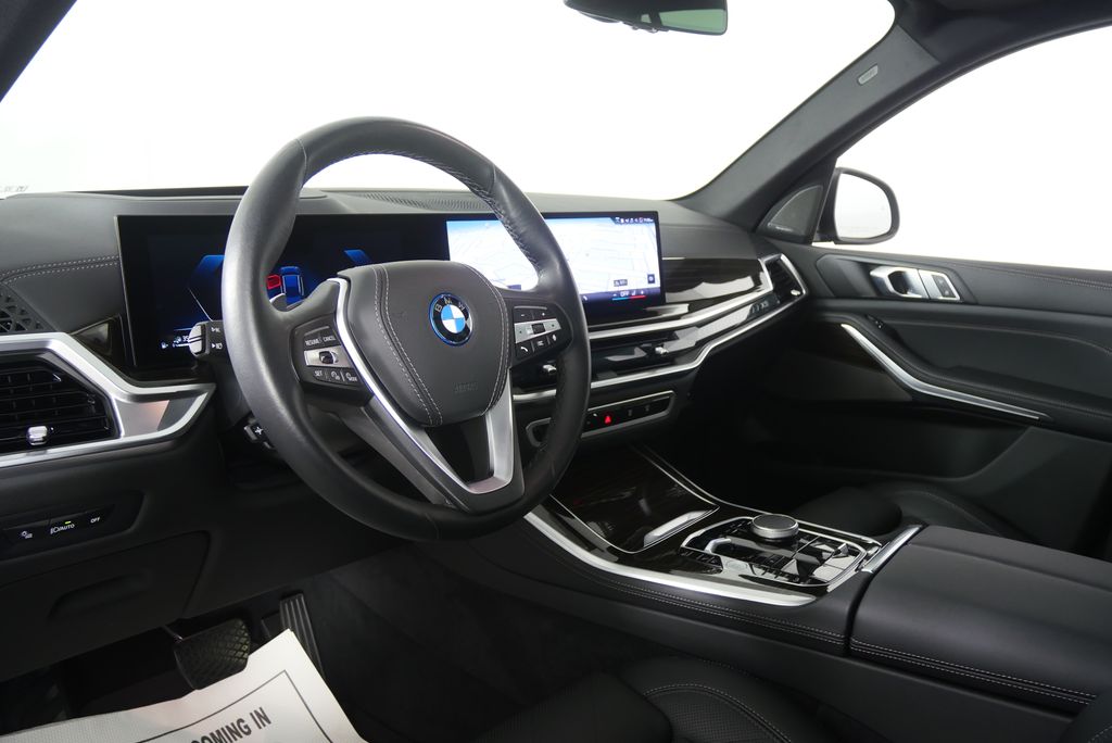 Thumbnail: 2026 BMW X5 - 12