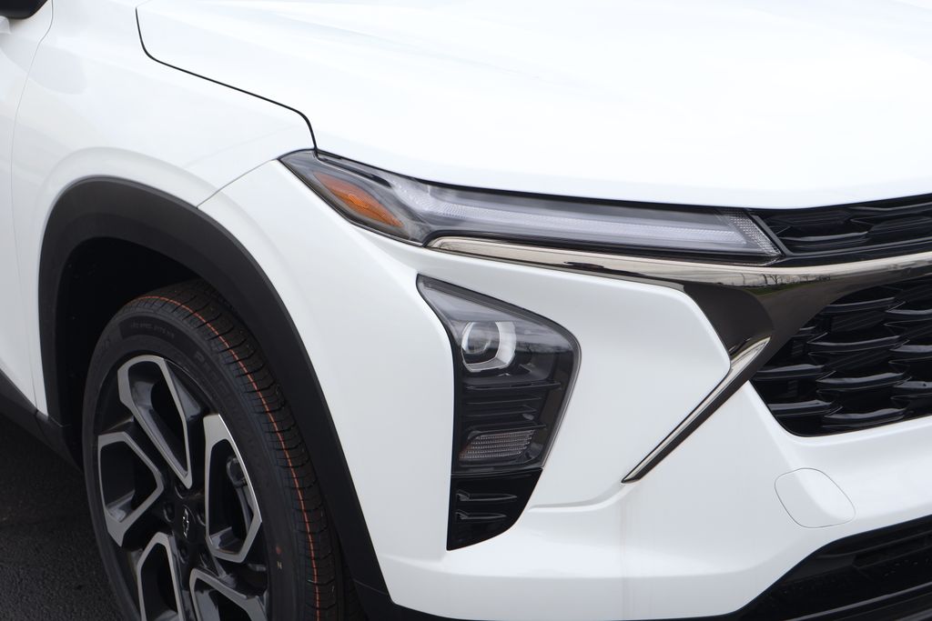 Thumbnail: 2026 Chevrolet Trax - 3