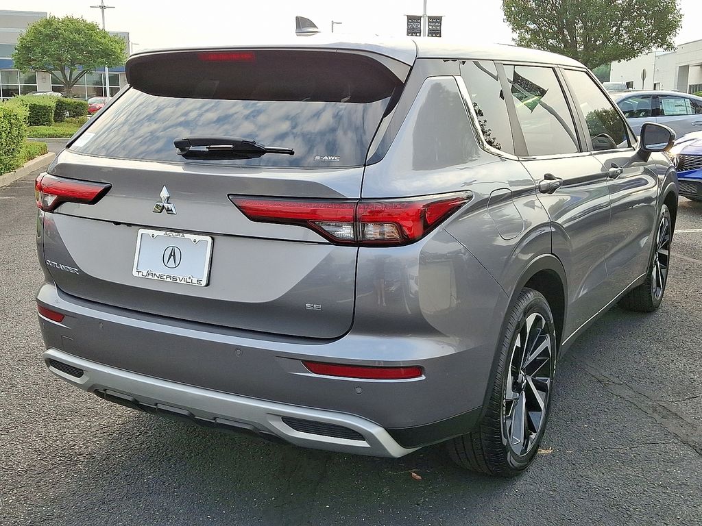 Thumbnail: 2022 Mitsubishi Outlander - 6