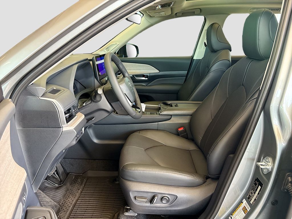 Thumbnail: 2026 Toyota Grand Highlander - 19