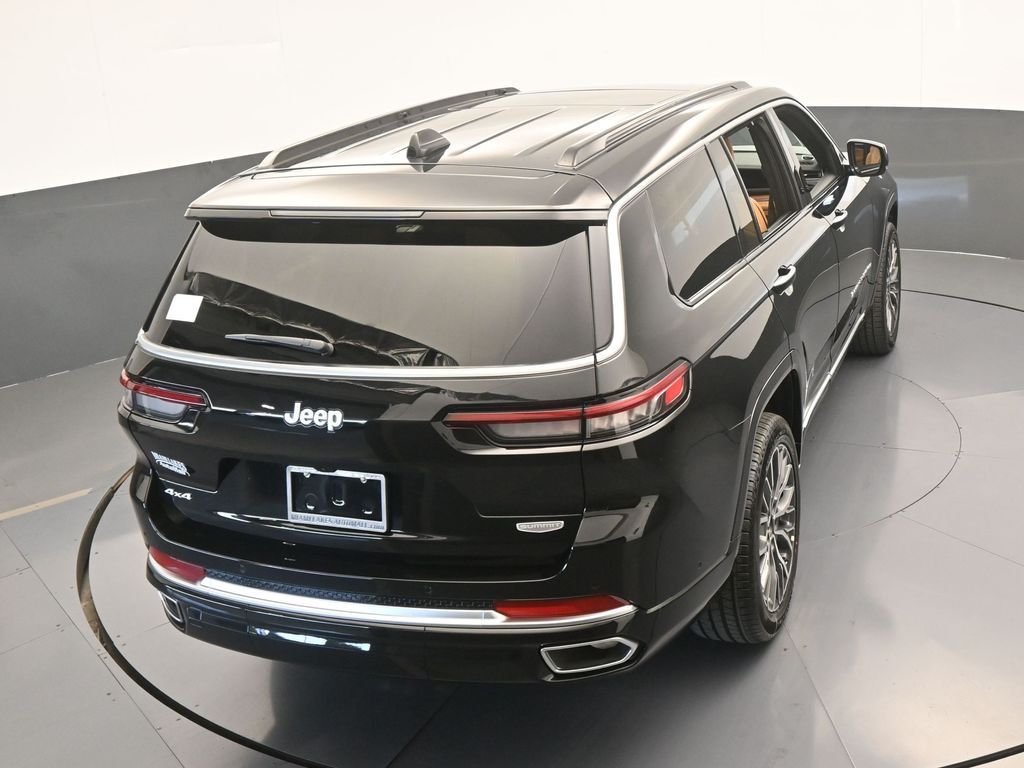 New 2025 Diamond Black Crystal Pearlcoat Jeep Summit image 50