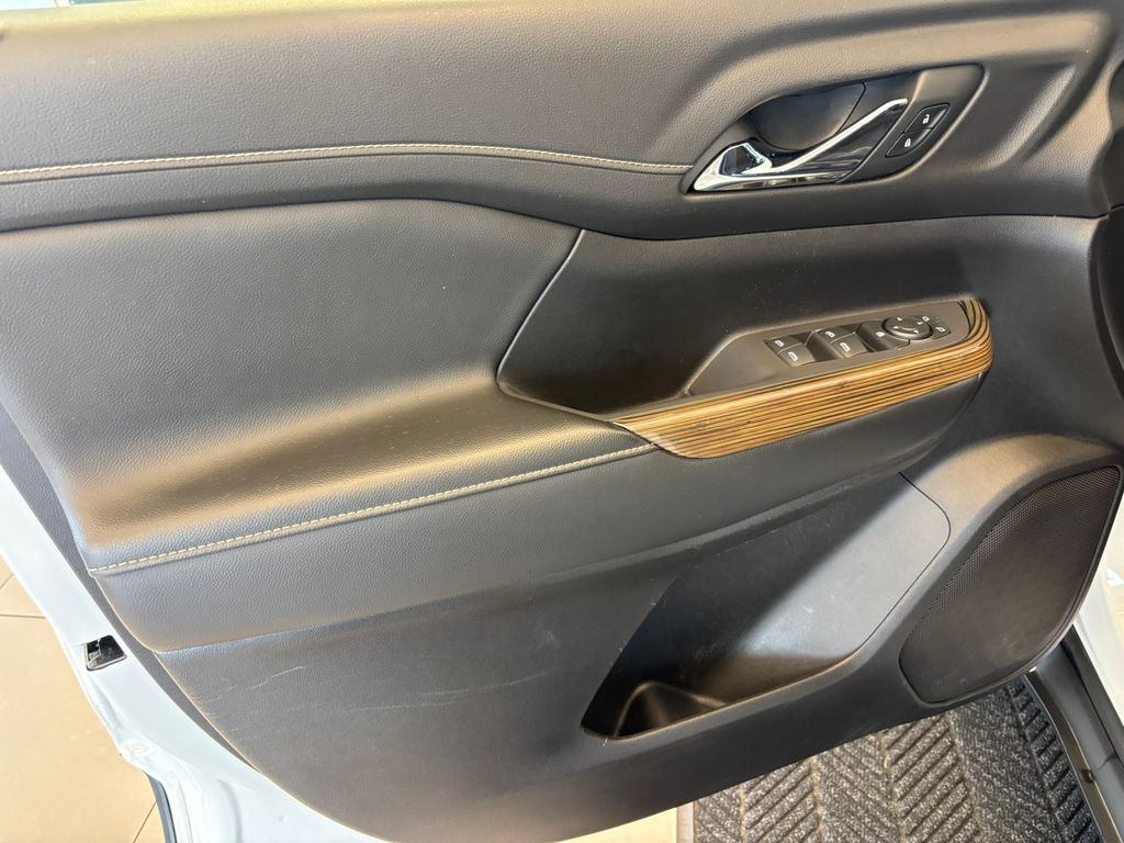 2022 GMC Acadia SLE