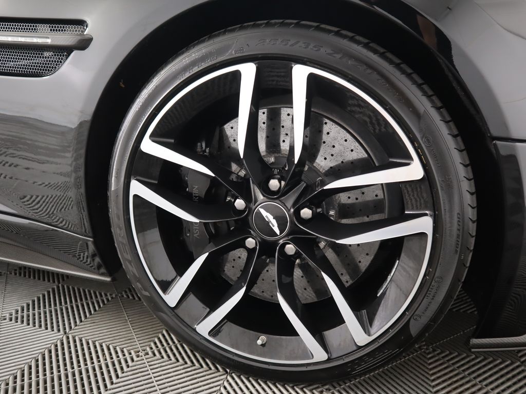 Thumbnail: 2015 Aston Martin Vanquish - 32