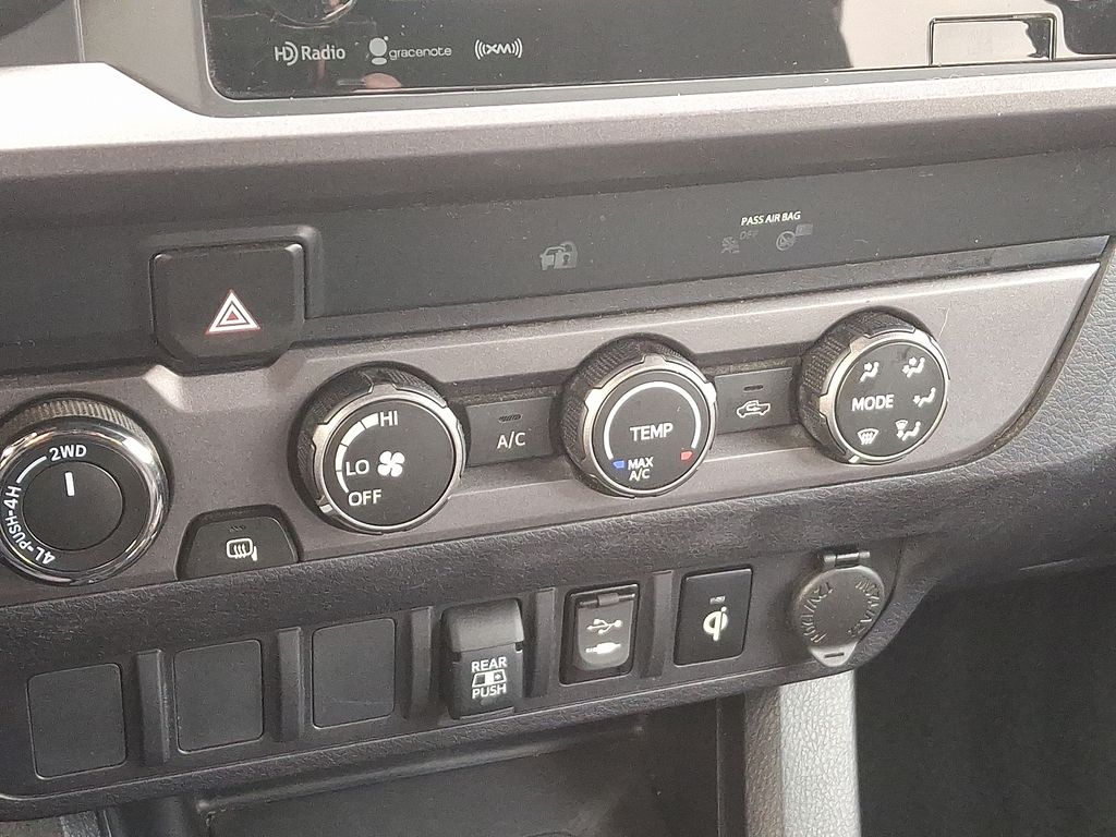 Thumbnail: 2019 Toyota Tacoma - 16