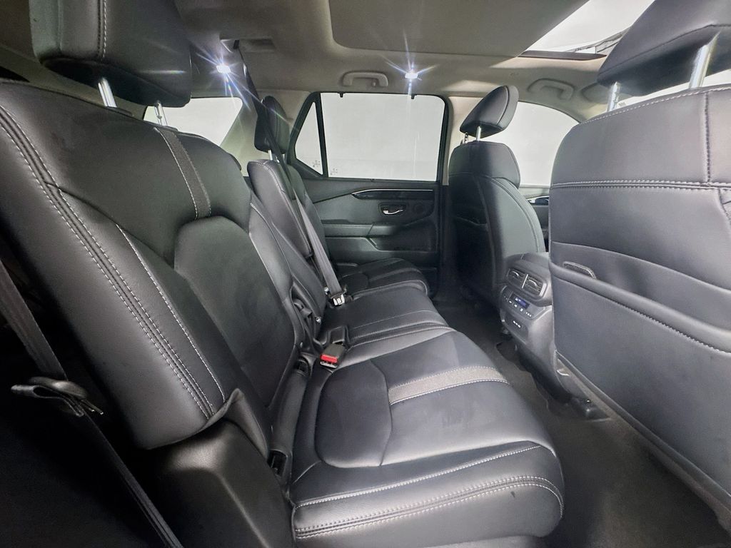 Used Car 2025 Honda Pilot  Touring For Sale Under $50,000 In Austin, Texas