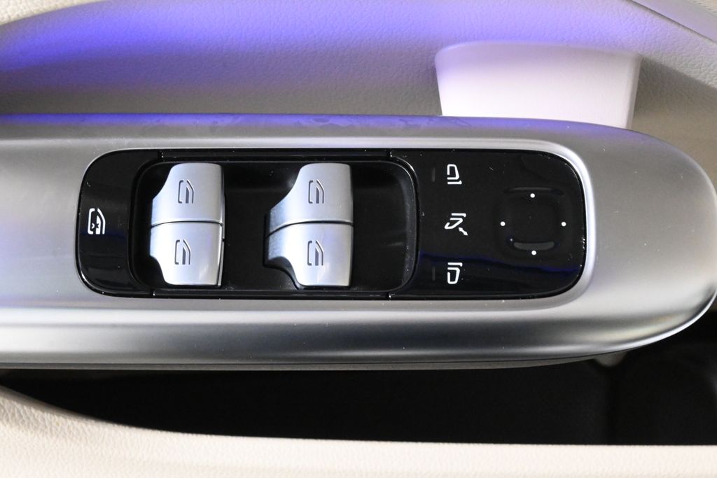 Thumbnail: 2023 Mercedes-Benz C-Class - 27