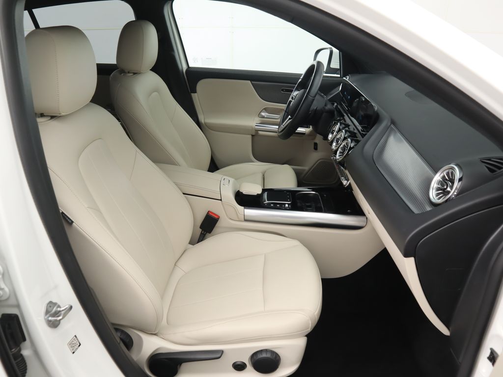 Thumbnail: 2022 Mercedes-Benz GLA - 20