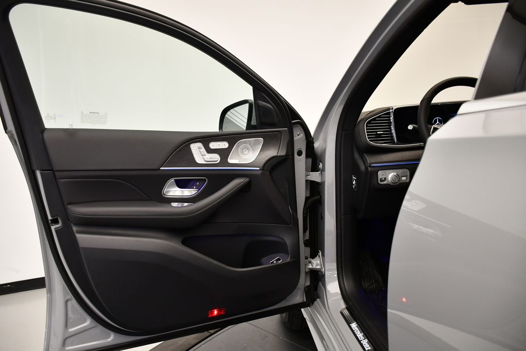 Thumbnail: 2026 Mercedes-Benz GLE - 32