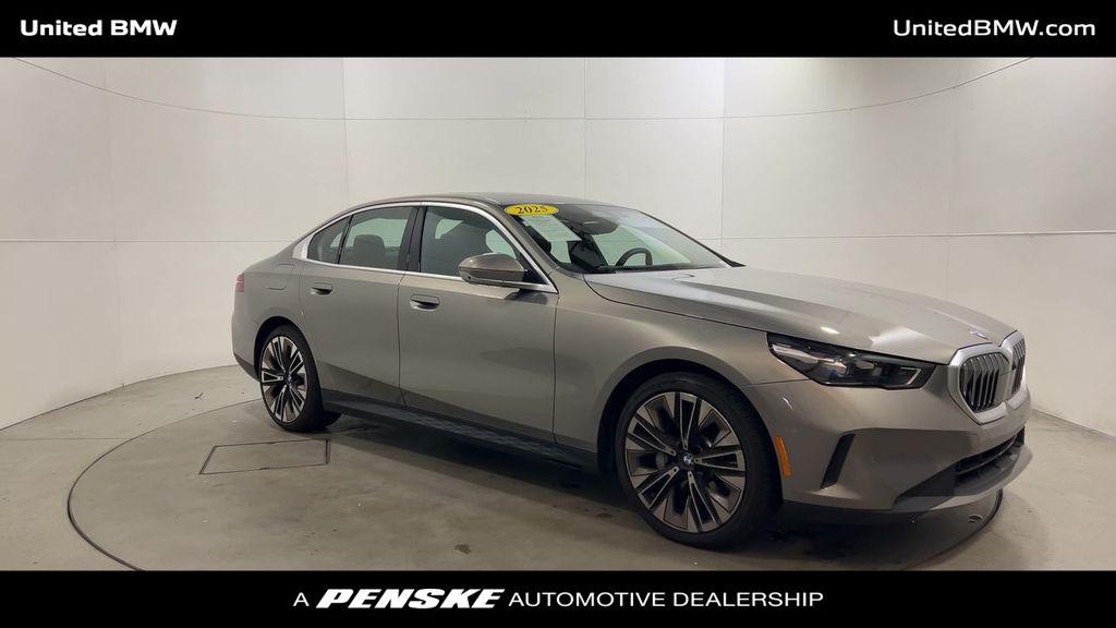 Thumbnail: 2025 BMW 5 Series - 2