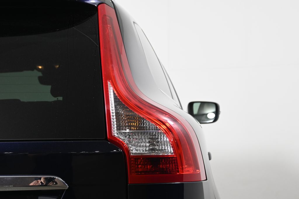 Thumbnail: 2016 Volvo XC60 - 14