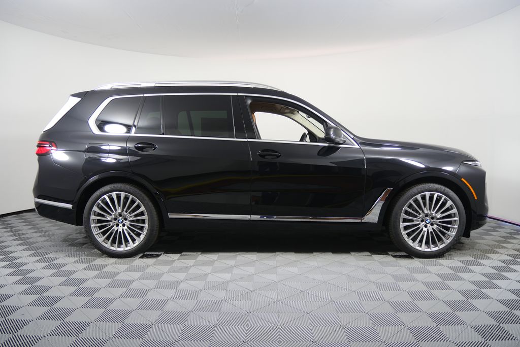 Thumbnail: 2026 BMW X7 - 2