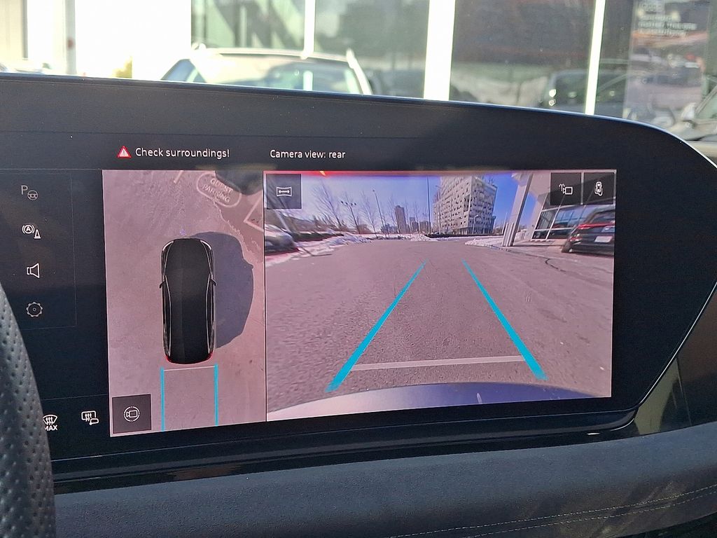 Thumbnail: 2025 Audi e-tron S - 17