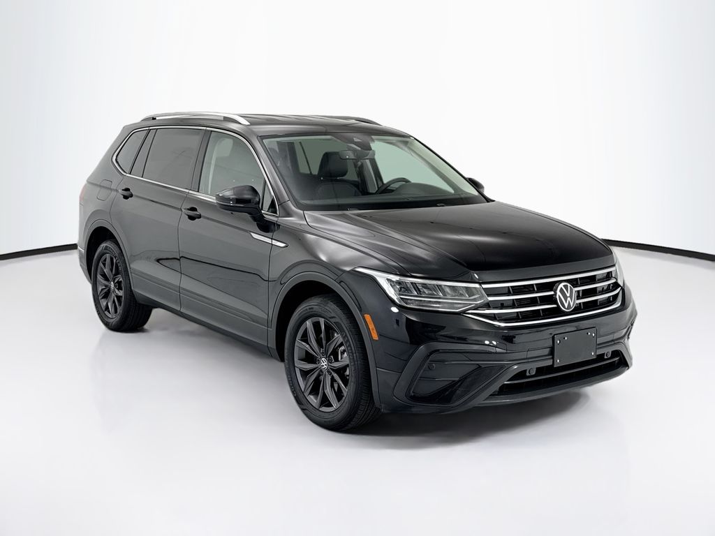 Thumbnail: 2023 Volkswagen Tiguan - 3