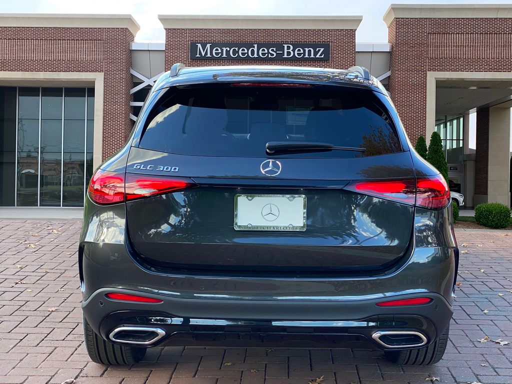 2025 Mercedes-Benz GLC 300 4