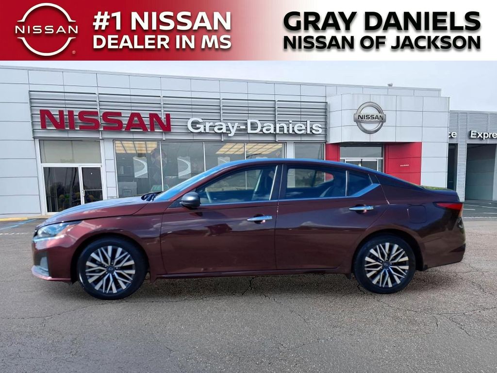 Used 2024 Nissan Altima Sedan