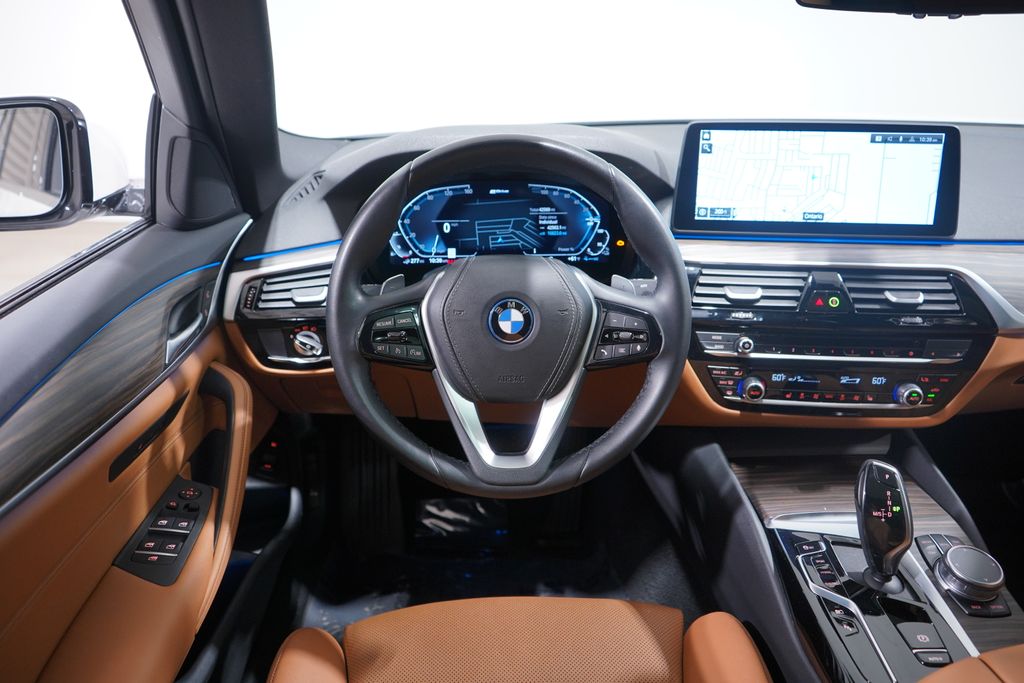 Thumbnail: 2023 BMW 5 Series - 11