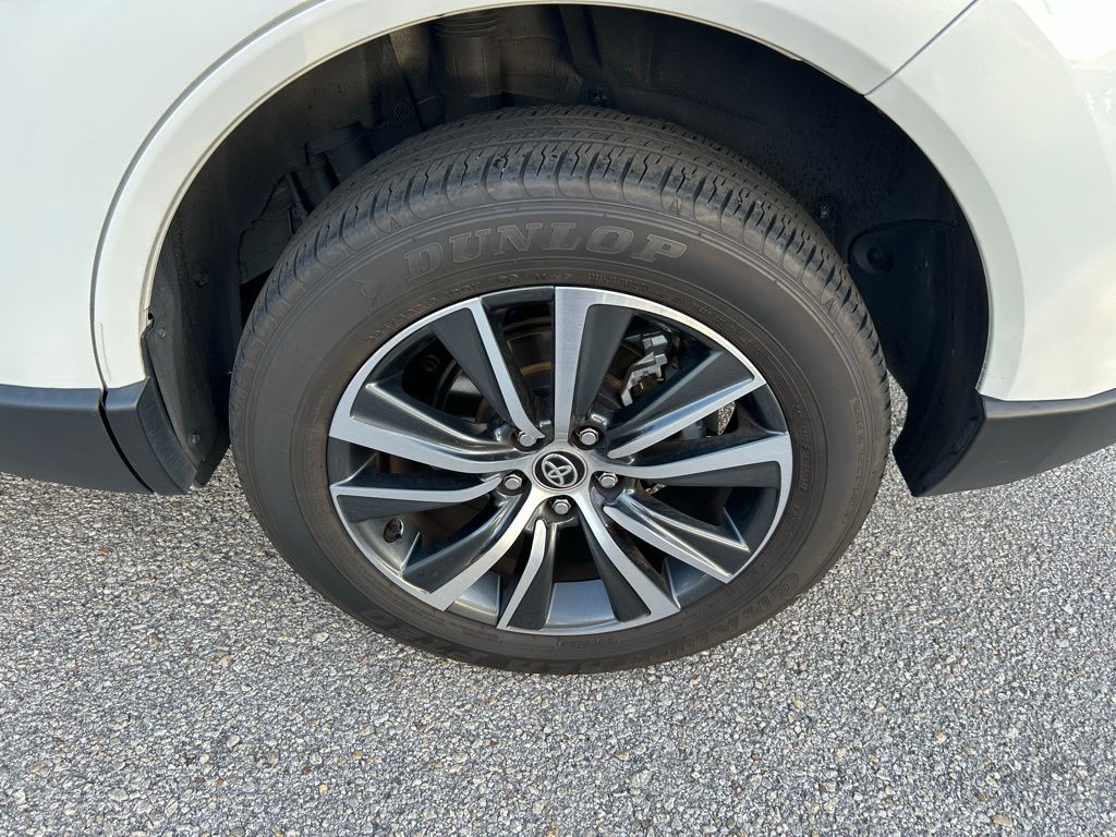 Thumbnail: 2024 Toyota Venza - 9