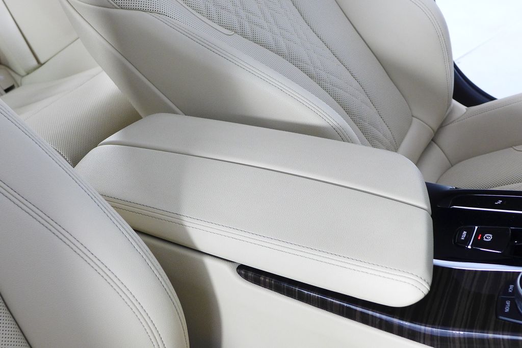 Thumbnail: 2022 BMW 5 Series - 16