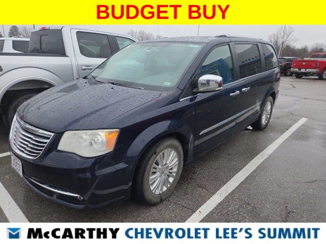 2012 Chrysler Town & Country Limited FWD