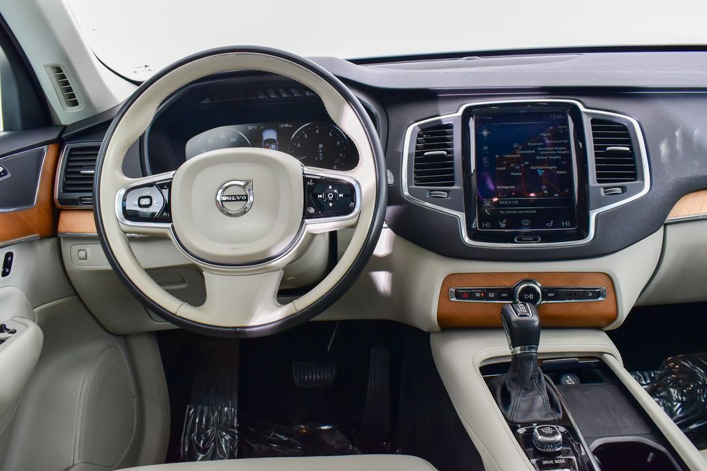 Thumbnail: 2021 Volvo XC90 - 23