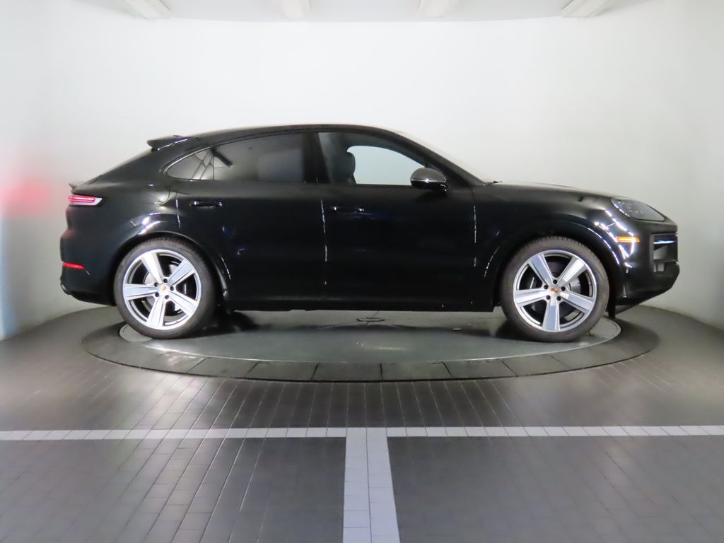 Thumbnail: 2025 Porsche  - 8