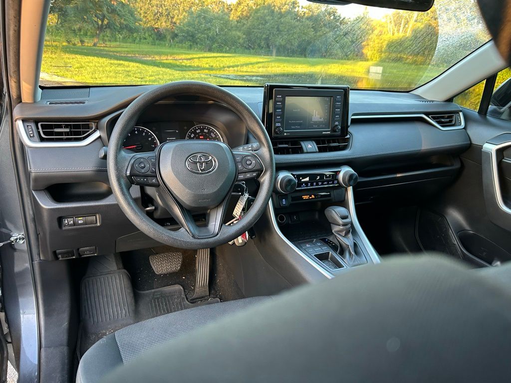 Thumbnail: 2022 Toyota RAV4 - 12