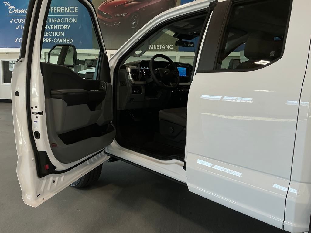 2025 Ford F-350SD  photo