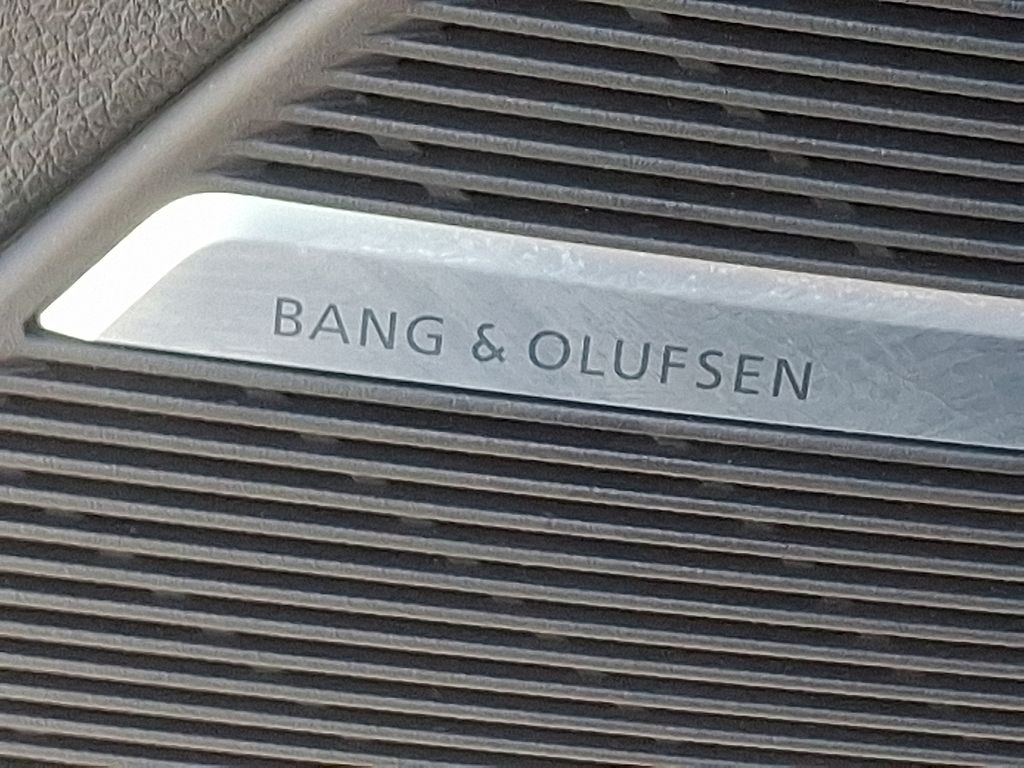 Thumbnail: 2023 Audi SQ7 - 25