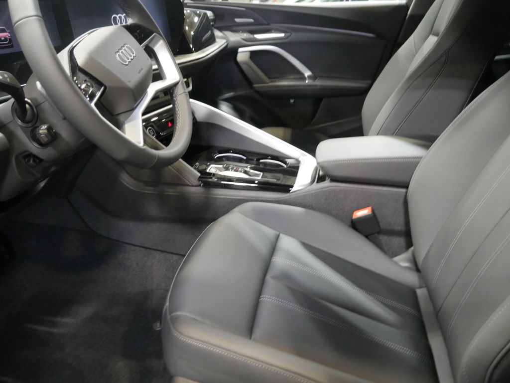 Thumbnail: 2026 Audi Q5 - 15