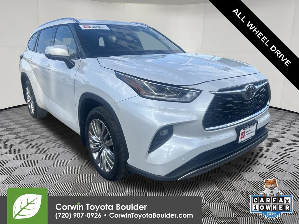 White (Wind Chill Pearl) 2026 Toyota Highlander SUV / Crossover All-Wheel Drive 8-Speed Automatic