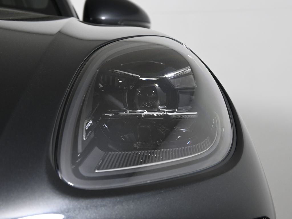 Thumbnail: 2025 Porsche Macan - 11