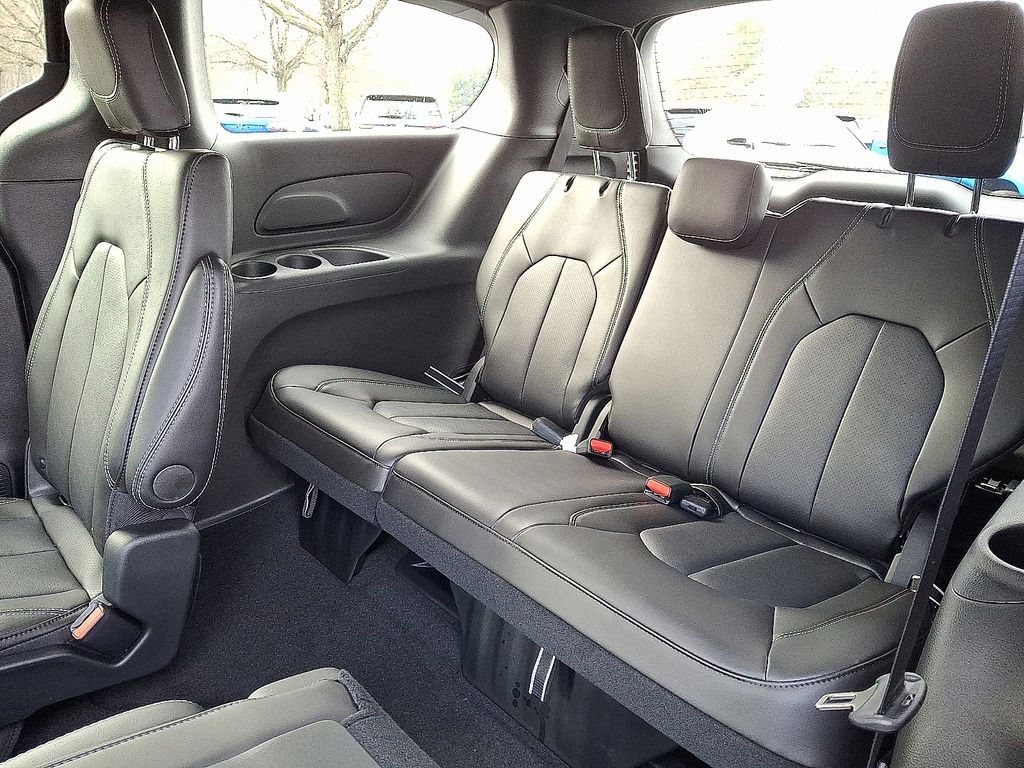 New 2026 Chrysler Pacifica Van